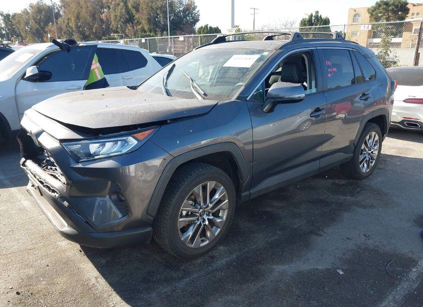 Photo 2 of 2021 Toyota Rav4 XLE PREMIUM (VIN 2T3C1RFV8MC137725)