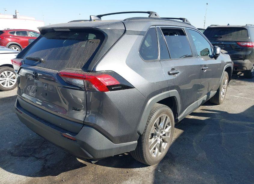 Photo 4 of 2021 Toyota Rav4 XLE PREMIUM (VIN 2T3C1RFV8MC137725)