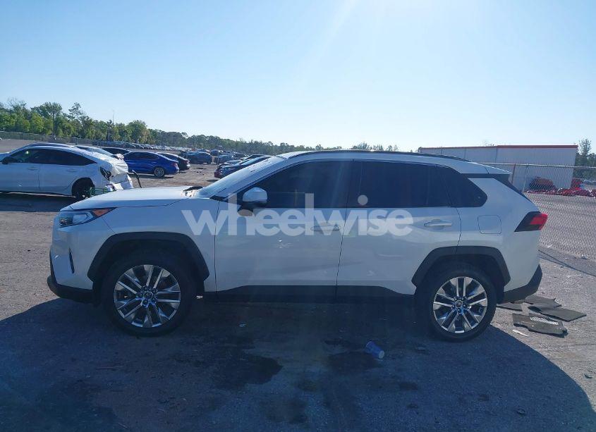 Photo 14 of 2021 Toyota Rav4 XLE PREMIUM (VIN 2T3C1RFV8MW117862)