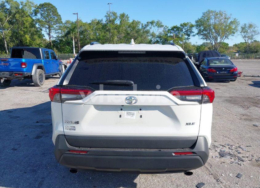 Photo 16 of 2021 Toyota Rav4 XLE PREMIUM (VIN 2T3C1RFV8MW117862)