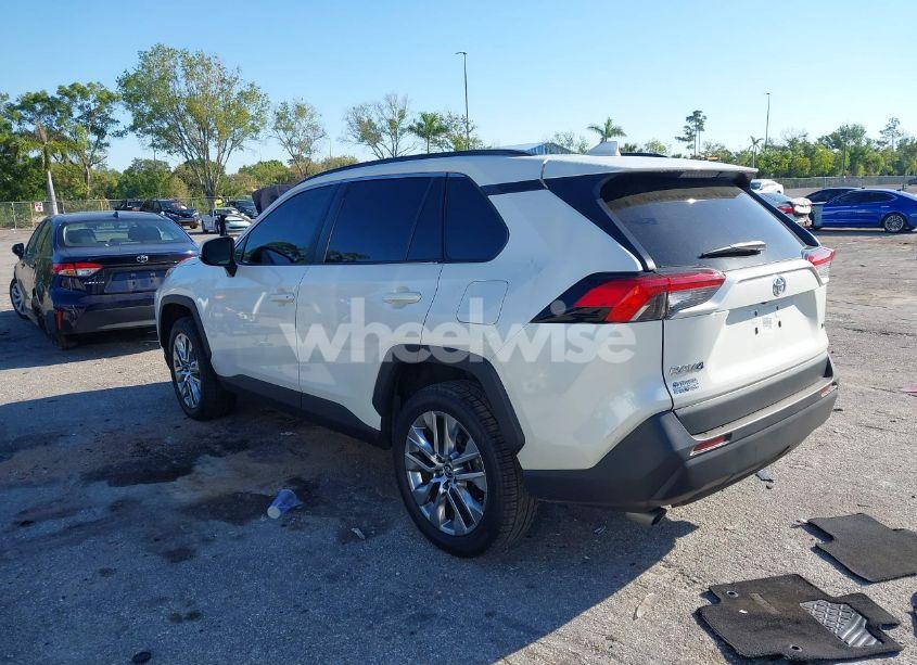 Photo 3 of 2021 Toyota Rav4 XLE PREMIUM (VIN 2T3C1RFV8MW117862)