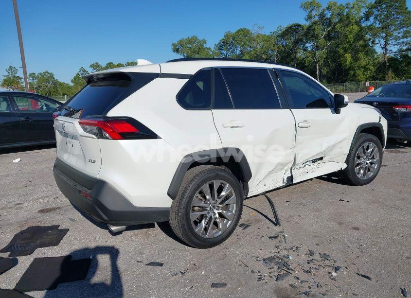 Photo 4 of 2021 Toyota Rav4 XLE PREMIUM (VIN 2T3C1RFV8MW117862)
