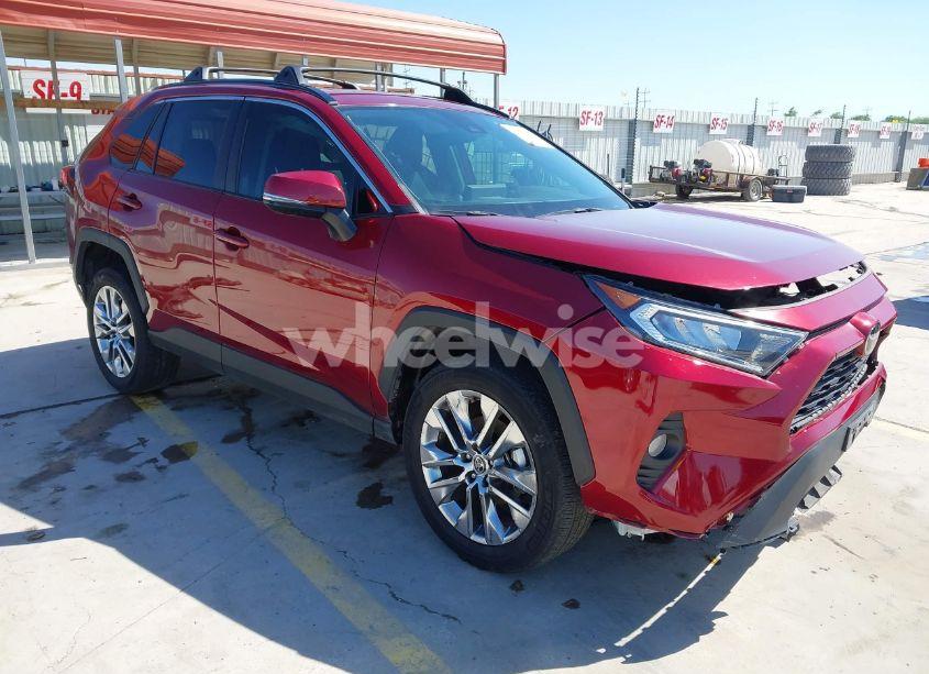 2021 Toyota Rav4 XLE PREMIUM (VIN 2T3C1RFV8MW173400) main photo