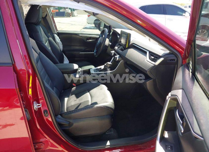 Photo 5 of 2021 Toyota Rav4 XLE PREMIUM (VIN 2T3C1RFV8MW173400)