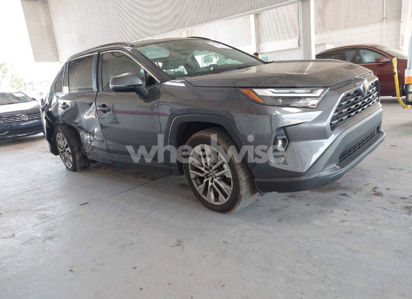2022 Toyota Rav4 XLE PREMIUM (VIN 2T3C1RFV8NC192497) main photo