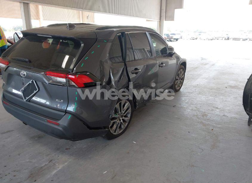 Photo 4 of 2022 Toyota Rav4 XLE PREMIUM (VIN 2T3C1RFV8NC192497)