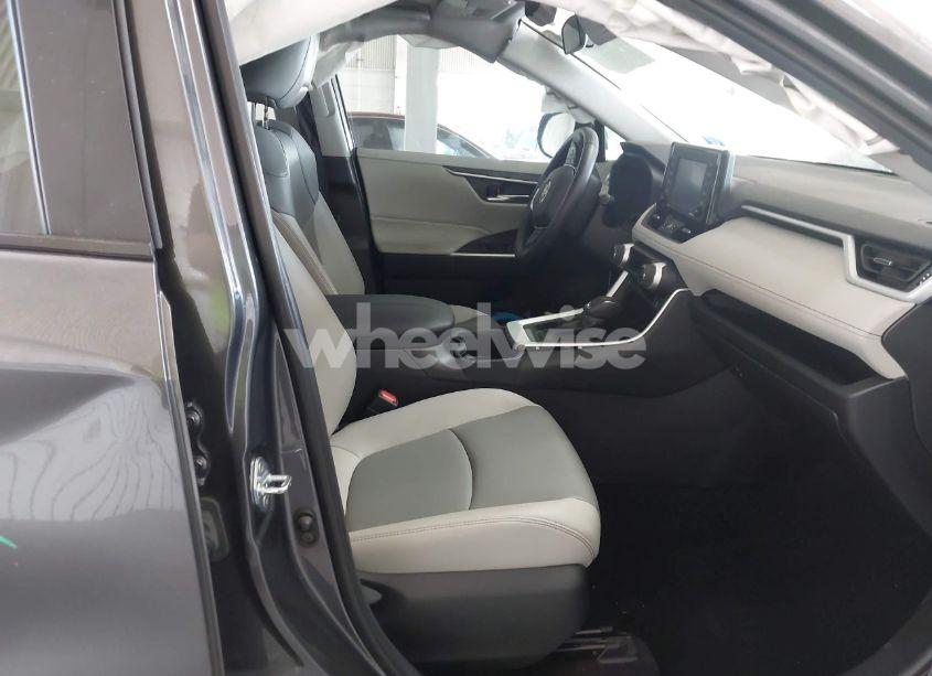 Photo 5 of 2022 Toyota Rav4 XLE PREMIUM (VIN 2T3C1RFV8NC192497)