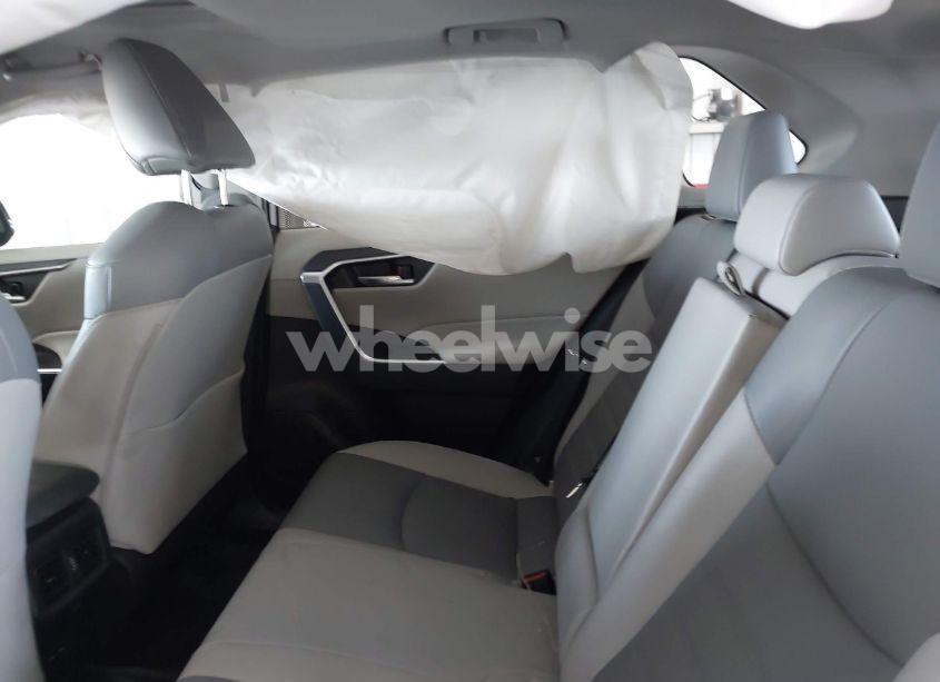 Photo 8 of 2022 Toyota Rav4 XLE PREMIUM (VIN 2T3C1RFV8NC192497)