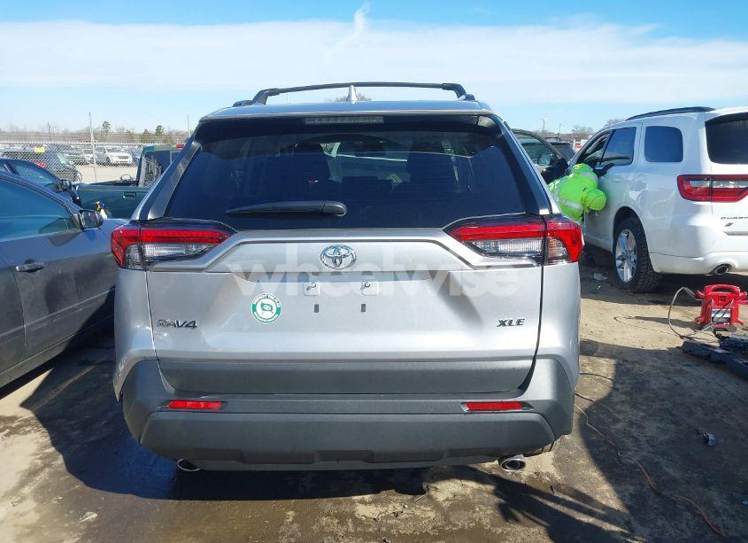 Photo 16 of 2024 Toyota Rav4 XLE PREMIUM (VIN 2T3C1RFV8RC292489)