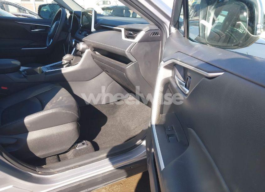 Photo 5 of 2024 Toyota Rav4 XLE PREMIUM (VIN 2T3C1RFV8RC292489)