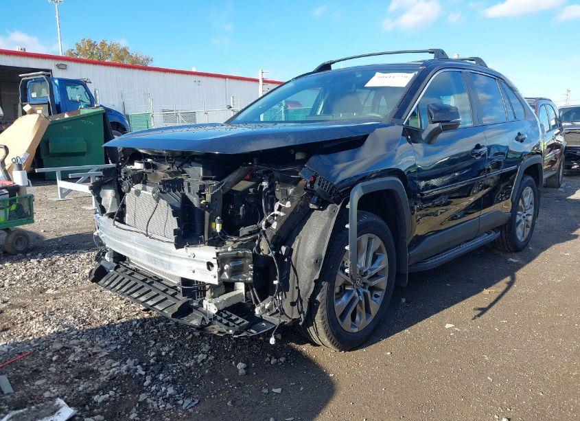 Photo 2 of 2024 Toyota Rav4 XLE PREMIUM (VIN 2T3C1RFV8RC294520)