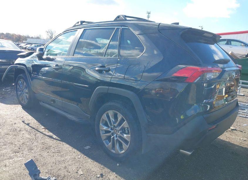 Photo 3 of 2024 Toyota Rav4 XLE PREMIUM (VIN 2T3C1RFV8RC294520)