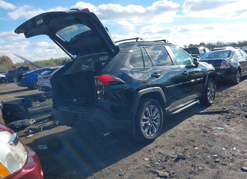 Photo 4 of 2024 Toyota Rav4 XLE PREMIUM (VIN 2T3C1RFV8RC294520)