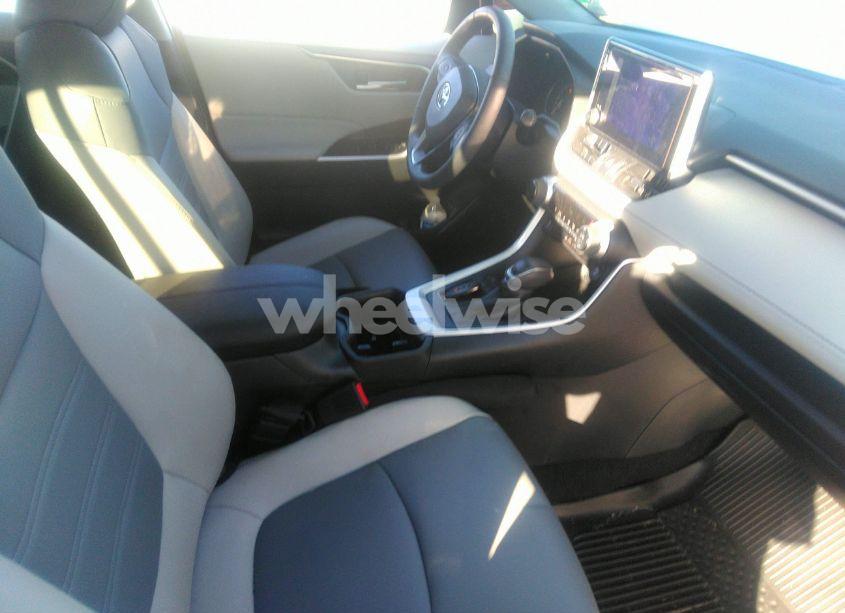 Photo 5 of 2024 Toyota Rav4 XLE PREMIUM (VIN 2T3C1RFV8RW314490)