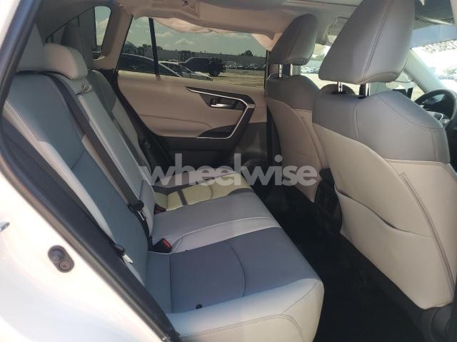 Photo 3 of 2025 TOYOTA RAV4 XLE PREMIUM (VIN 2T3C1RFV8SW366661)