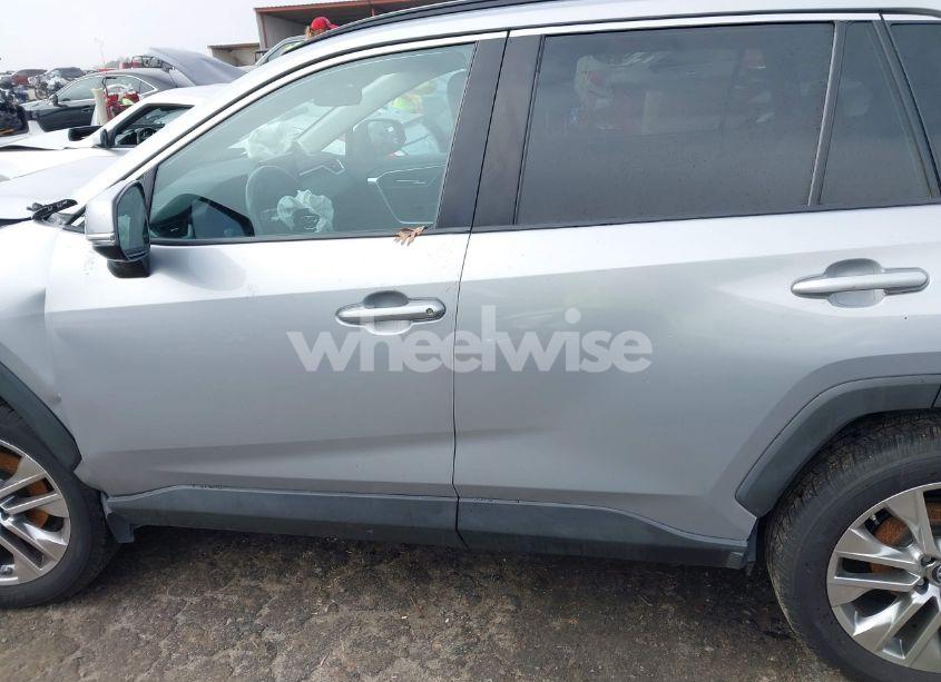 Photo 13 of 2019 Toyota Rav4 XLE PREMIUM (VIN 2T3C1RFV9KW021624)