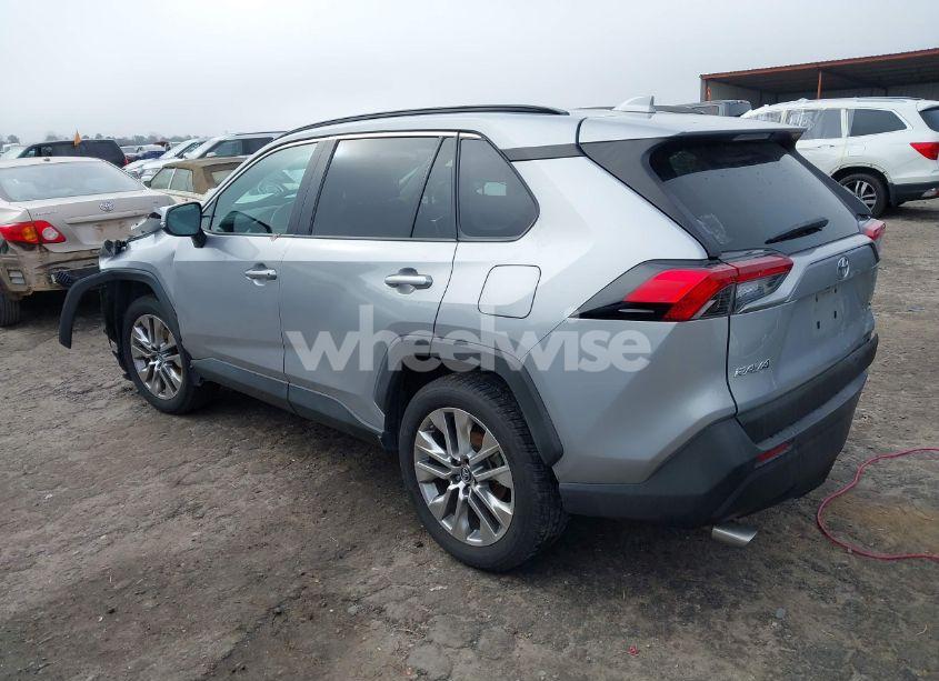 Photo 3 of 2019 Toyota Rav4 XLE PREMIUM (VIN 2T3C1RFV9KW021624)