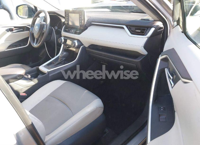 Photo 5 of 2019 Toyota Rav4 XLE PREMIUM (VIN 2T3C1RFV9KW055093)