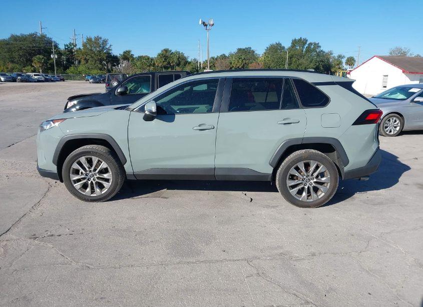 Photo 14 of 2020 Toyota Rav4 XLE PREMIUM (VIN 2T3C1RFV9LC081423)