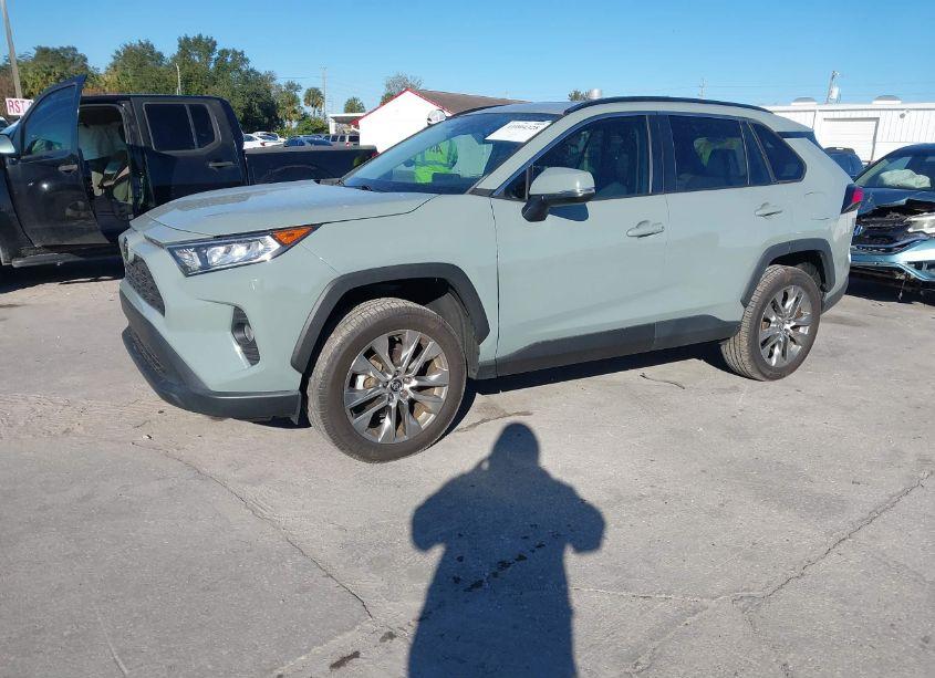 Photo 2 of 2020 Toyota Rav4 XLE PREMIUM (VIN 2T3C1RFV9LC081423)