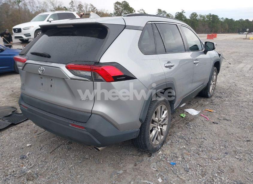 Photo 4 of 2021 Toyota Rav4 XLE PREMIUM (VIN 2T3C1RFV9MC124112)