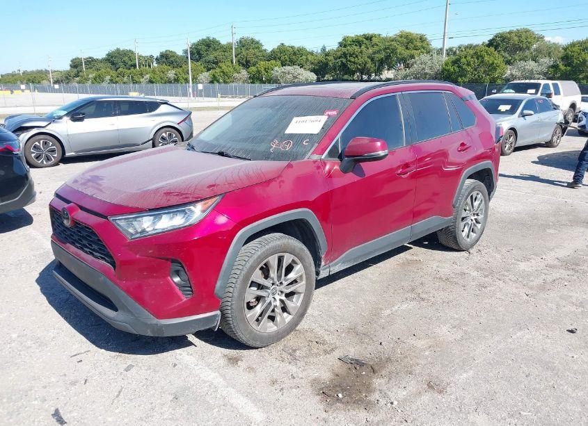 Photo 2 of 2021 Toyota Rav4 XLE PREMIUM (VIN 2T3C1RFV9MW173986)
