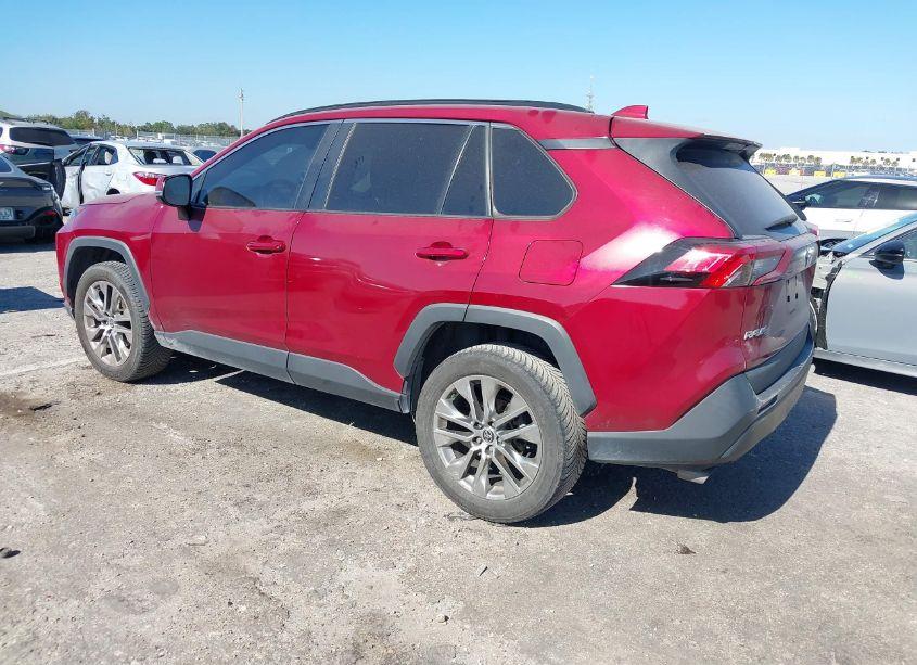 Photo 3 of 2021 Toyota Rav4 XLE PREMIUM (VIN 2T3C1RFV9MW173986)