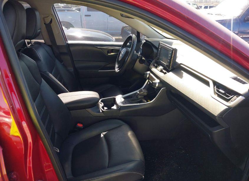 Photo 5 of 2021 Toyota Rav4 XLE PREMIUM (VIN 2T3C1RFV9MW173986)