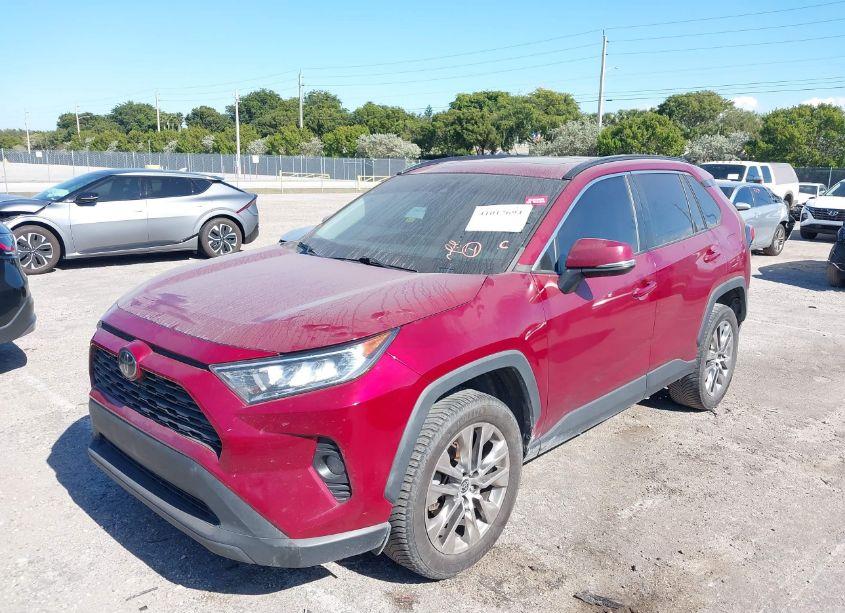 Photo 6 of 2021 Toyota Rav4 XLE PREMIUM (VIN 2T3C1RFV9MW173986)