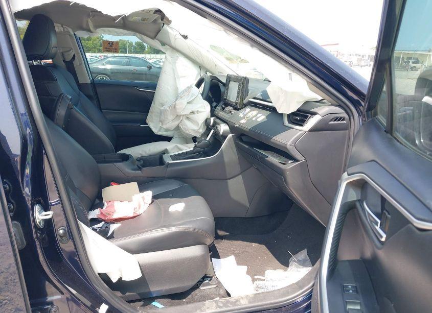 Photo 5 of 2022 Toyota Rav4 XLE PREMIUM (VIN 2T3C1RFV9NW207748)