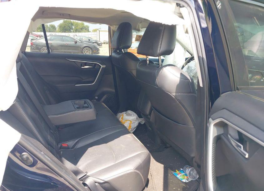Photo 8 of 2022 Toyota Rav4 XLE PREMIUM (VIN 2T3C1RFV9NW207748)
