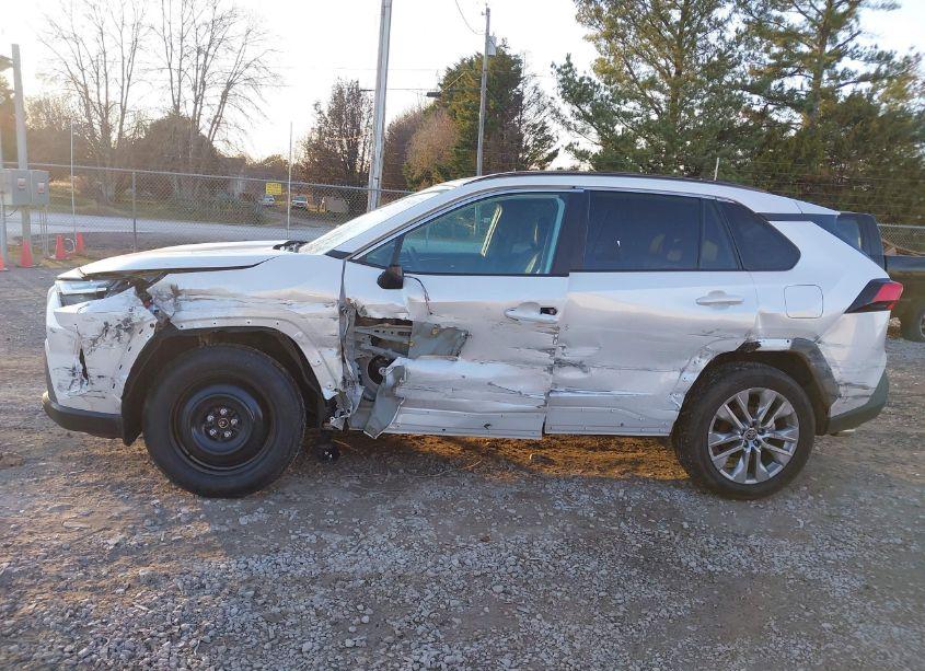 Photo 14 of 2024 Toyota Rav4 XLE PREMIUM (VIN 2T3C1RFV9RW345988)