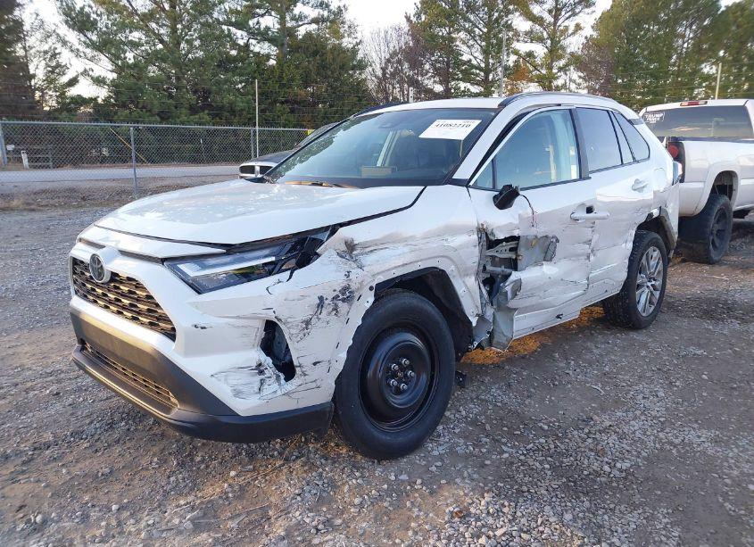 Photo 2 of 2024 Toyota Rav4 XLE PREMIUM (VIN 2T3C1RFV9RW345988)