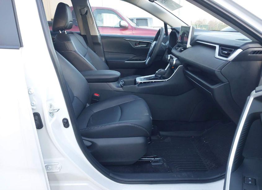 Photo 5 of 2024 Toyota Rav4 XLE PREMIUM (VIN 2T3C1RFV9RW345988)