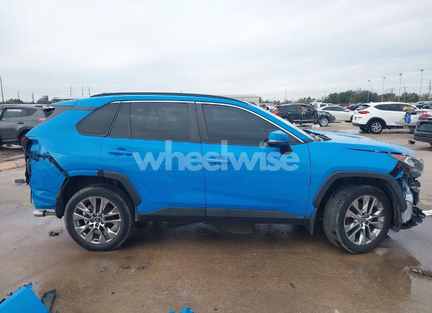 Photo 14 of 2020 Toyota Rav4 XLE PREMIUM (VIN 2T3C1RFVXLW086449)