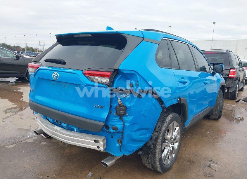 Photo 4 of 2020 Toyota Rav4 XLE PREMIUM (VIN 2T3C1RFVXLW086449)
