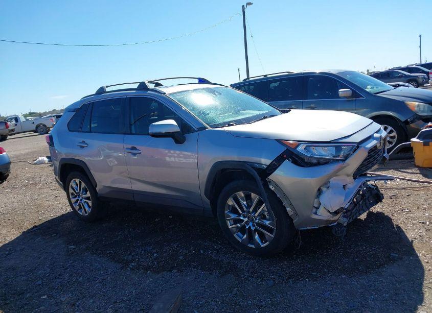 Photo 13 of 2020 Toyota Rav4 XLE PREMIUM (VIN 2T3C1RFVXLW095426)