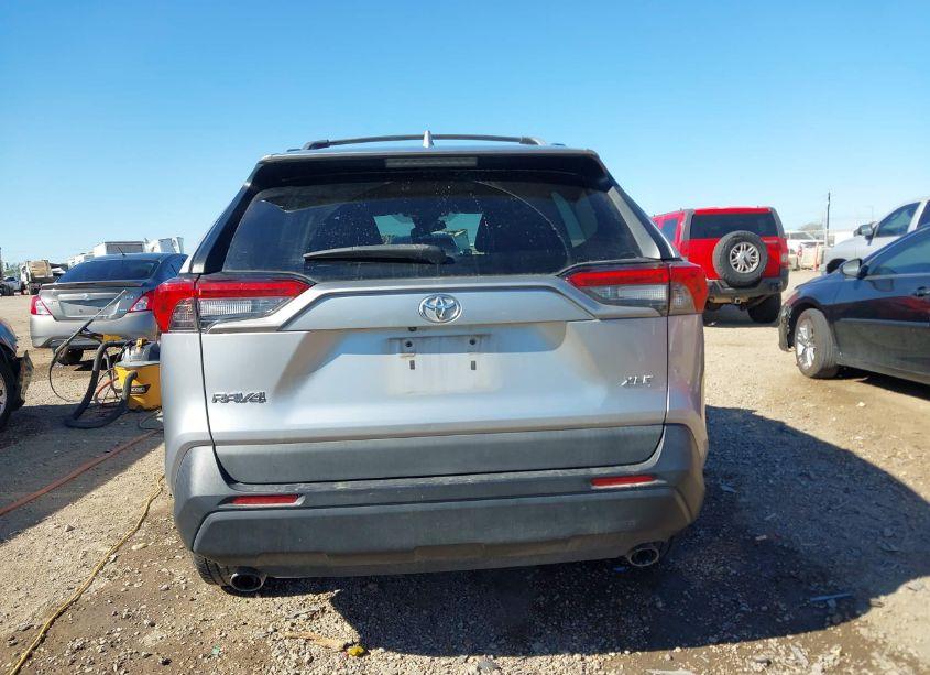 Photo 16 of 2020 Toyota Rav4 XLE PREMIUM (VIN 2T3C1RFVXLW095426)