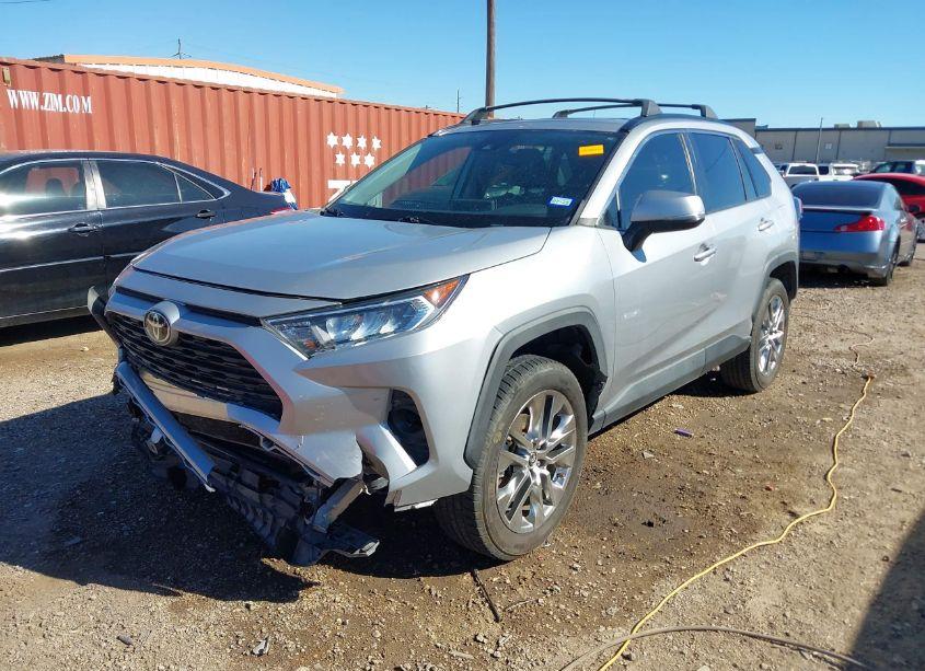 Photo 2 of 2020 Toyota Rav4 XLE PREMIUM (VIN 2T3C1RFVXLW095426)