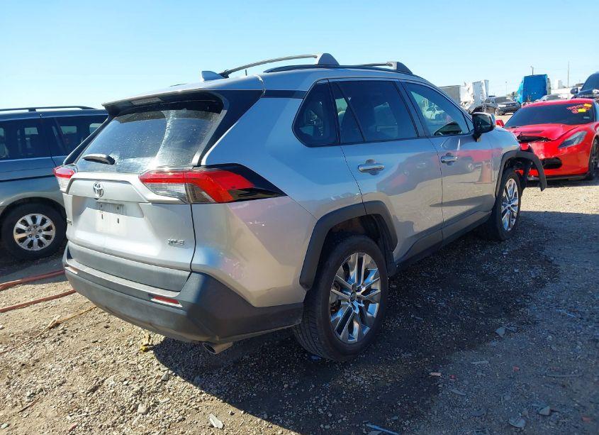 Photo 4 of 2020 Toyota Rav4 XLE PREMIUM (VIN 2T3C1RFVXLW095426)