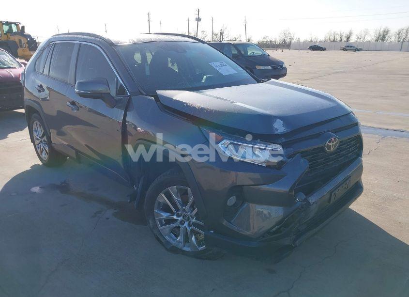 2021 Toyota Rav4 XLE PREMIUM (VIN 2T3C1RFVXMC103723) main photo