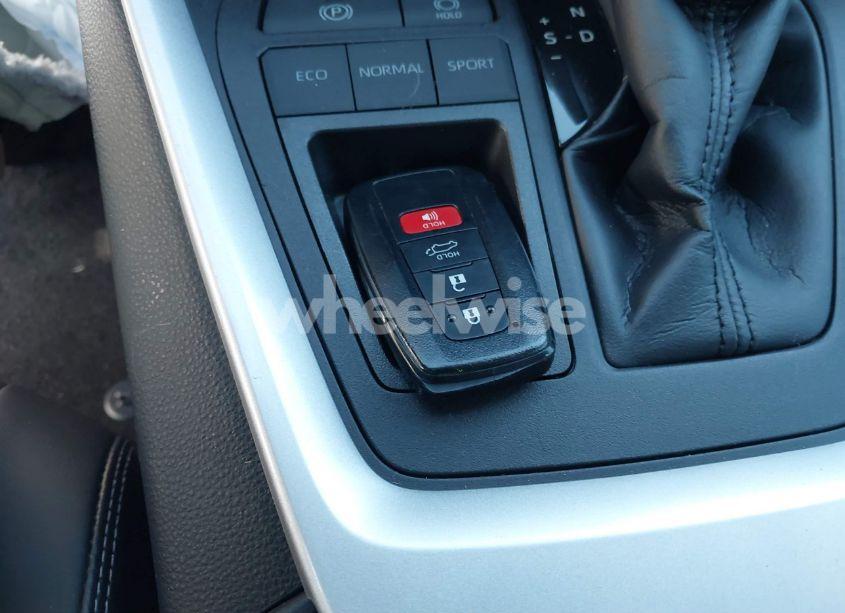 Photo 11 of 2021 Toyota Rav4 XLE PREMIUM (VIN 2T3C1RFVXMC103723)