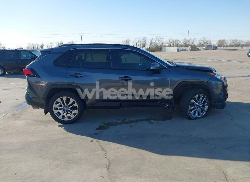 Photo 13 of 2021 Toyota Rav4 XLE PREMIUM (VIN 2T3C1RFVXMC103723)