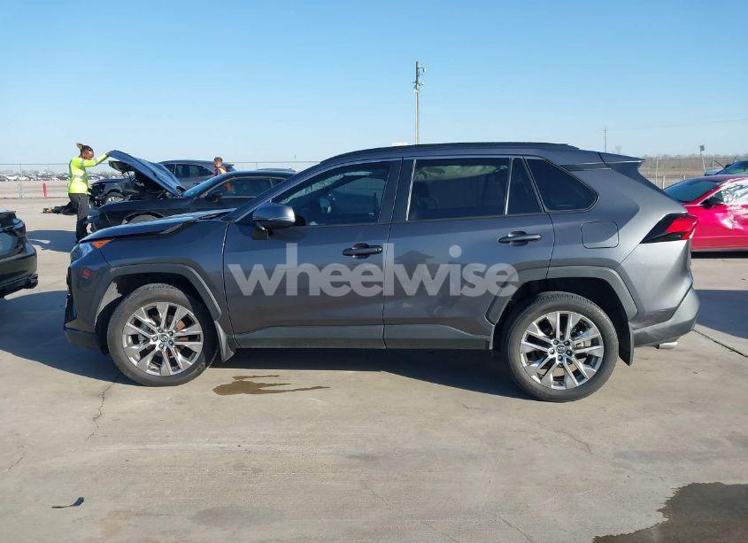 Photo 14 of 2021 Toyota Rav4 XLE PREMIUM (VIN 2T3C1RFVXMC103723)