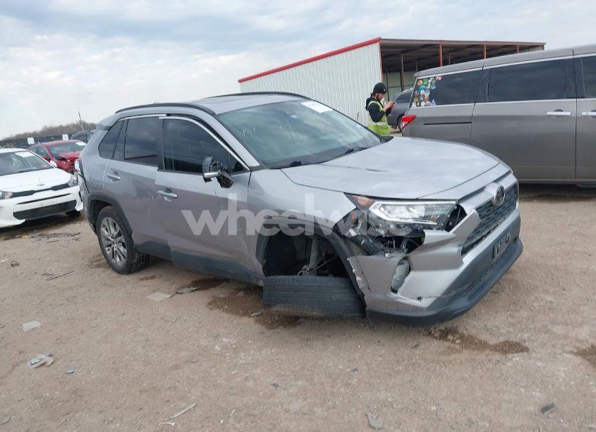 2021 Toyota Rav4 XLE PREMIUM (VIN 2T3C1RFVXMC106718) main photo