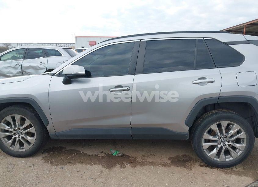 Photo 14 of 2021 Toyota Rav4 XLE PREMIUM (VIN 2T3C1RFVXMC106718)