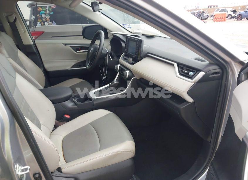 Photo 5 of 2021 Toyota Rav4 XLE PREMIUM (VIN 2T3C1RFVXMC106718)