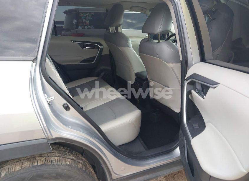 Photo 8 of 2021 Toyota Rav4 XLE PREMIUM (VIN 2T3C1RFVXMC106718)