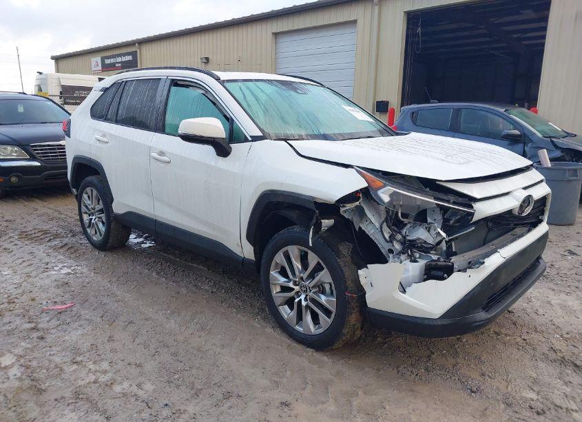 2021 Toyota Rav4 XLE PREMIUM (VIN 2T3C1RFVXMW154802) main photo