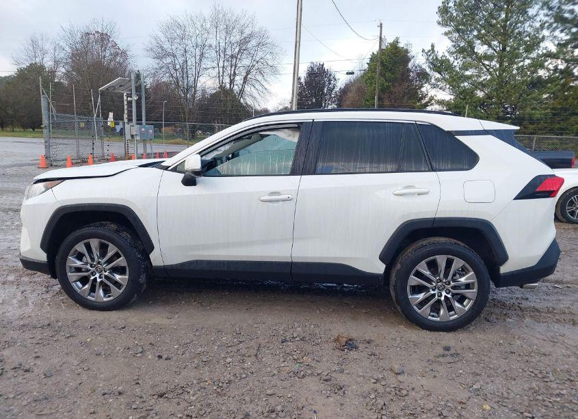 Photo 14 of 2021 Toyota Rav4 XLE PREMIUM (VIN 2T3C1RFVXMW154802)